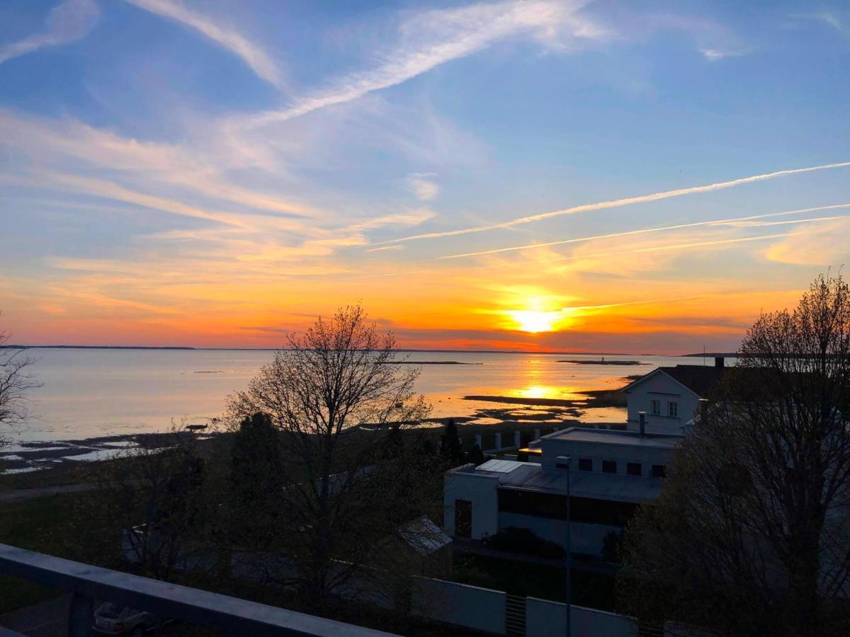 Sunset Dream Apartment With A Panoramic Seaview Hapsal Exteriör bild