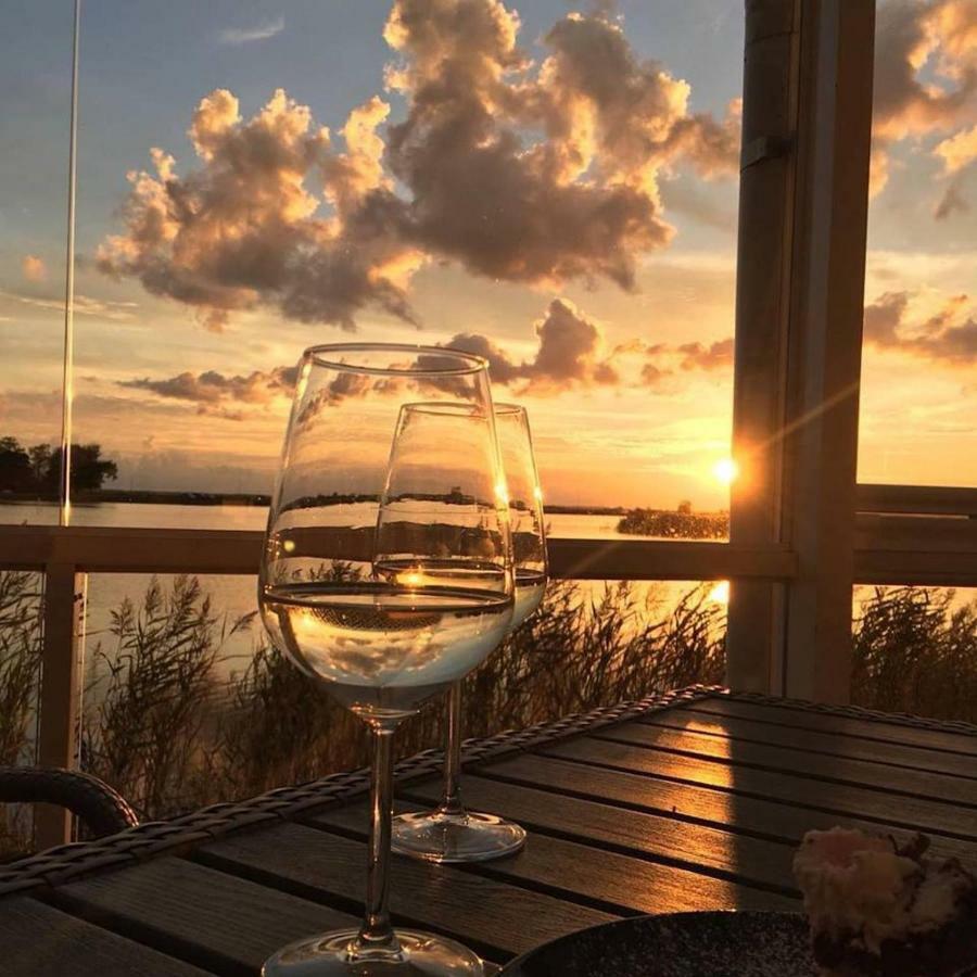 Sunset Dream Apartment With A Panoramic Seaview Hapsal Exteriör bild